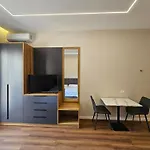 Molla Golem Apartmán Polisi i Vogel
